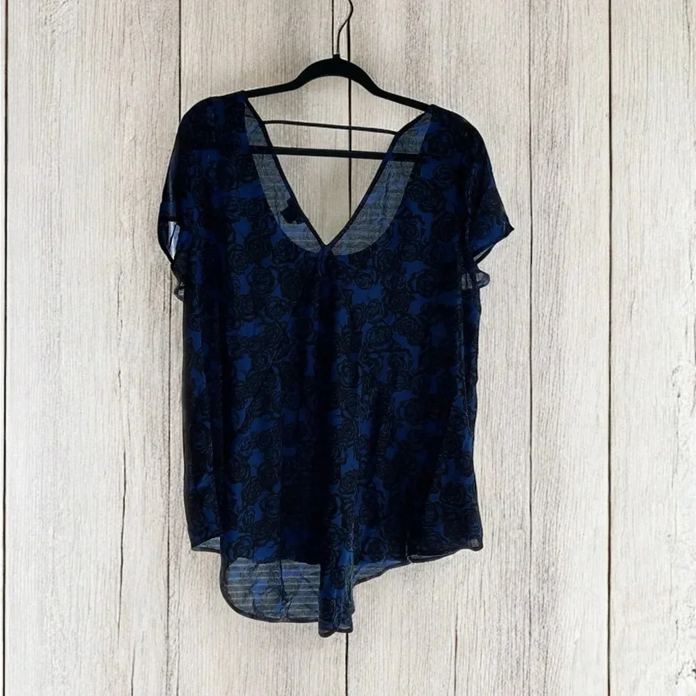 Torrid Floral Blouse - Size 0X - Picture 2 of 9